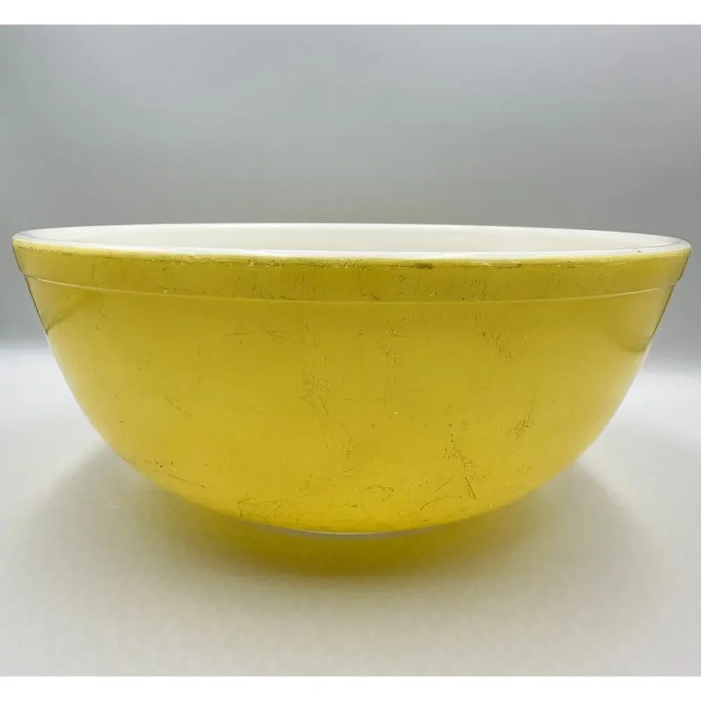 Vintage PYREX Glass #404 Yellow Primary Nesting 4 Qt Mixing Bowl